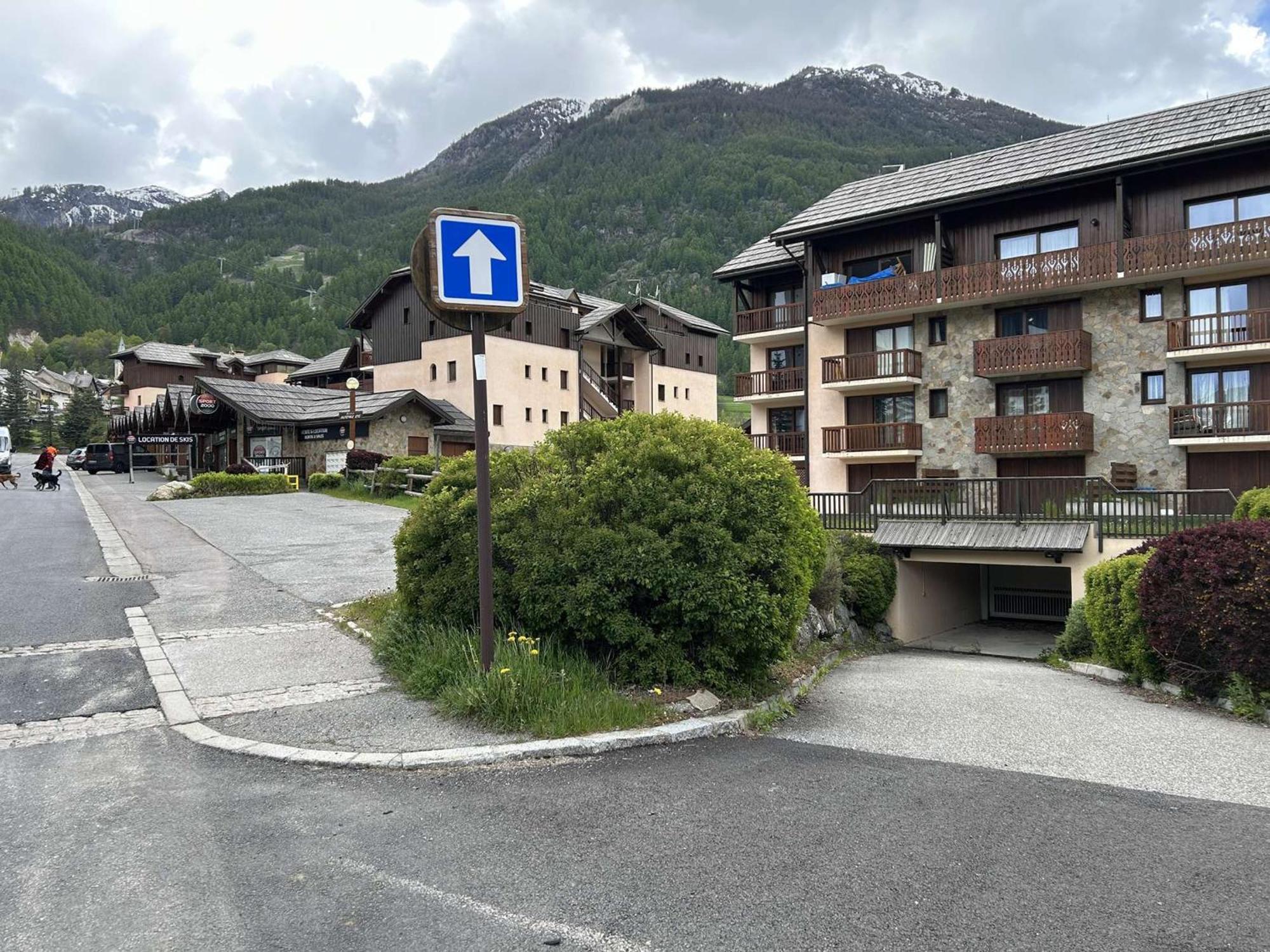 Appartement La Salle-les-Alpes, 2 pièces, 6 personnes - FR-1-330F-29 Serre Chevalier Esterno foto